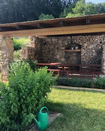 Dom wakacyjny Tuecsoek Vendeghaz *