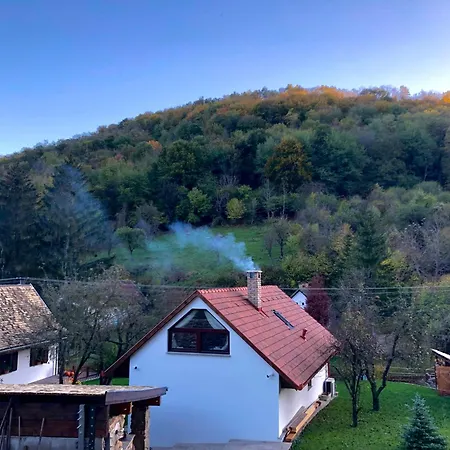 Kistuecsoek Vendeghaz Holiday home Obanya