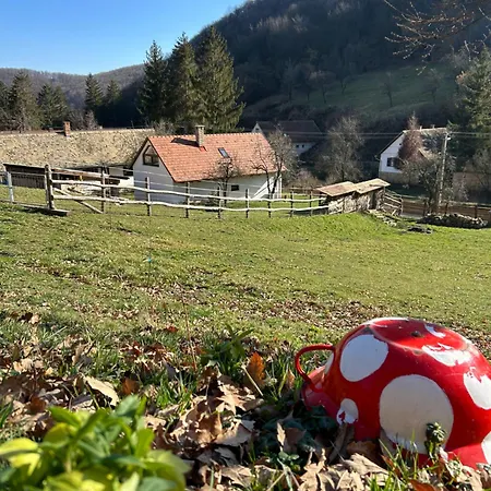 Kistuecsoek Vendeghaz Holiday home Obanya